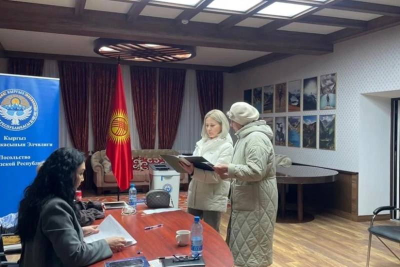 25 mindən çox Qırğızıstan vətəndaşı növbədənkənar parlament seçkilərində xaricdə səs verib