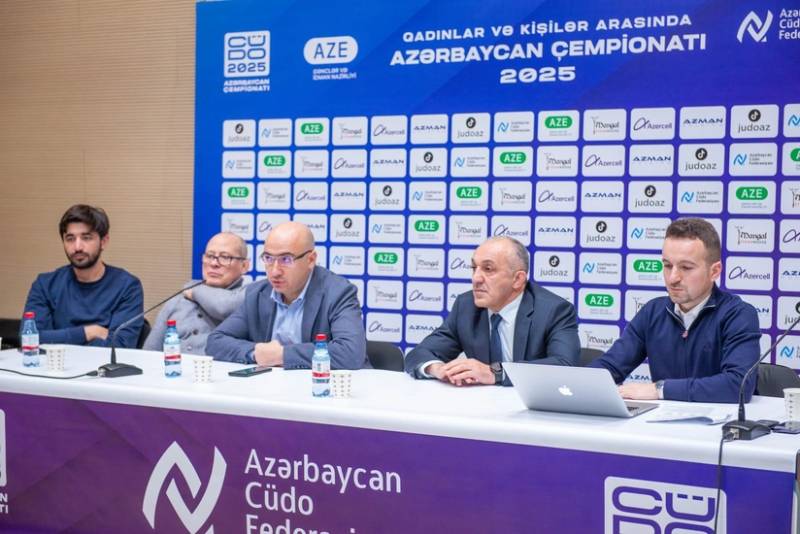 ACF rəhbərliyi Azərbaycan çempionatı öncəsi məşqçilərlə bir sıra məsələləri müzakirə ediblər