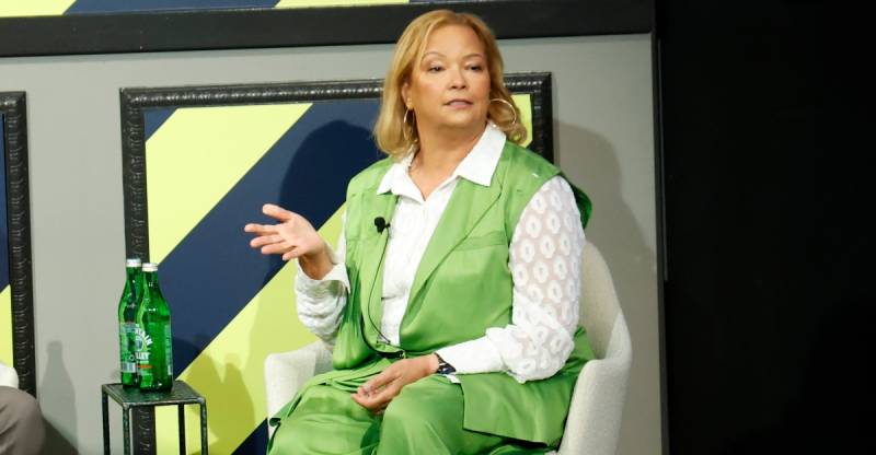 Apple-da Kütləvi Rəhbərlik Dəyişikliyi: Yeni Təqaüdlər və Əsas Təyinatlar