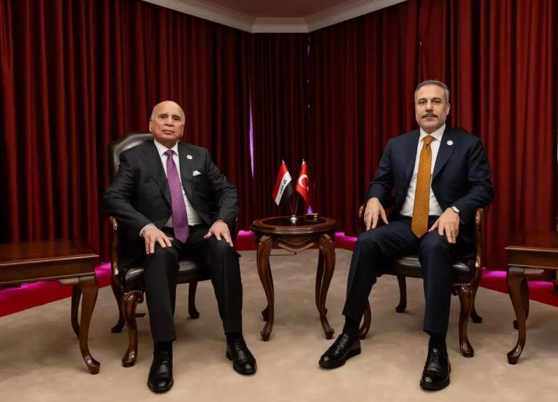 Türkiyənin Xarici İşlər Naziri Hakan Fidan Dohada İraqlı Həmkarı Fuad Hüseynlə Görüşdü