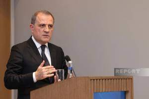 Ceyhun Bayramov Avstriyaya gedib Xəbər şəkili