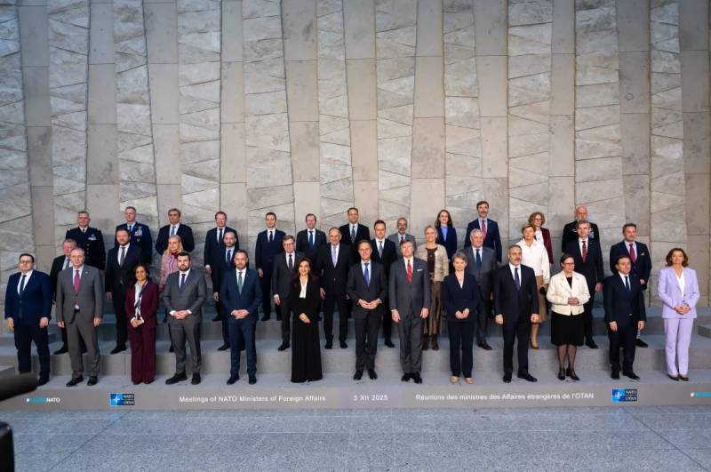 Xarici İşlər Naziri Hakan Fidan NATO-nun Brüssel Toplantısında iştirak etdi Xəbər şəkili