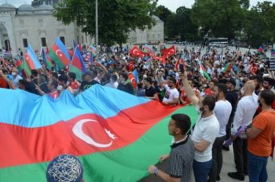 İstanbulda Azərbaycana izdihamlı dəstək mitinqi -  Xəbər şəkili